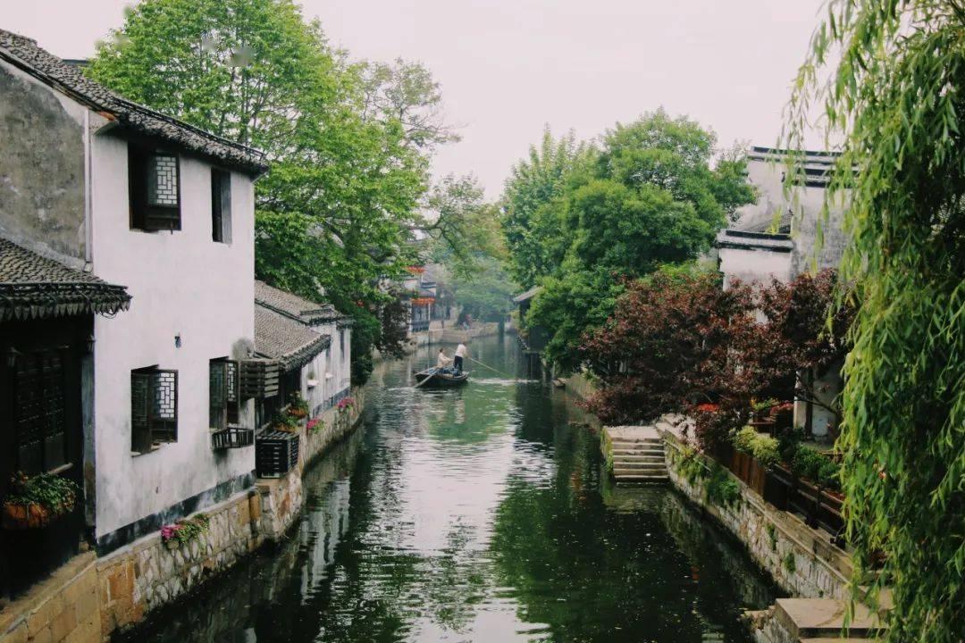 《繁花》带动文旅产业：“小魏总”郑恺受聘海宁文旅推广大使